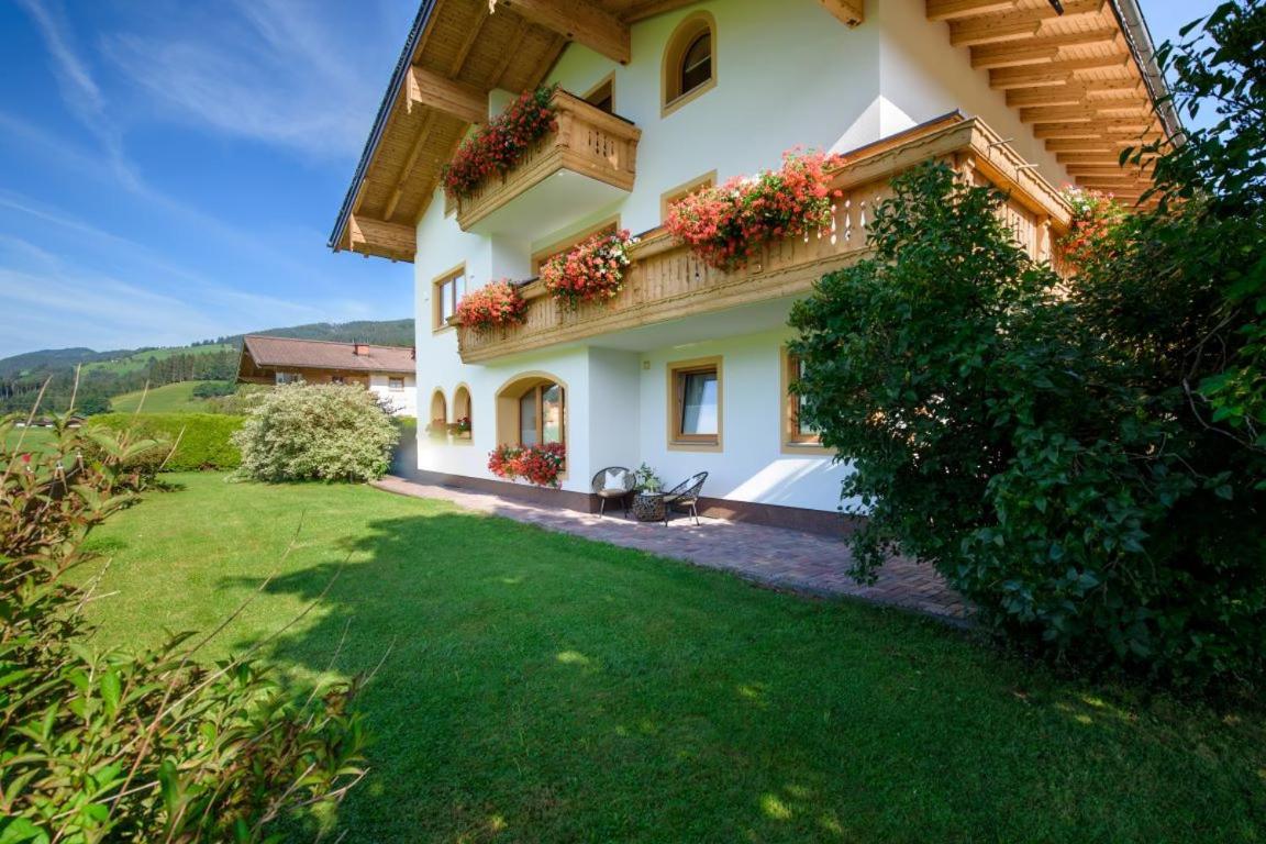 Appartement-Gaestehaus Ursula Flachau Exteriér fotografie