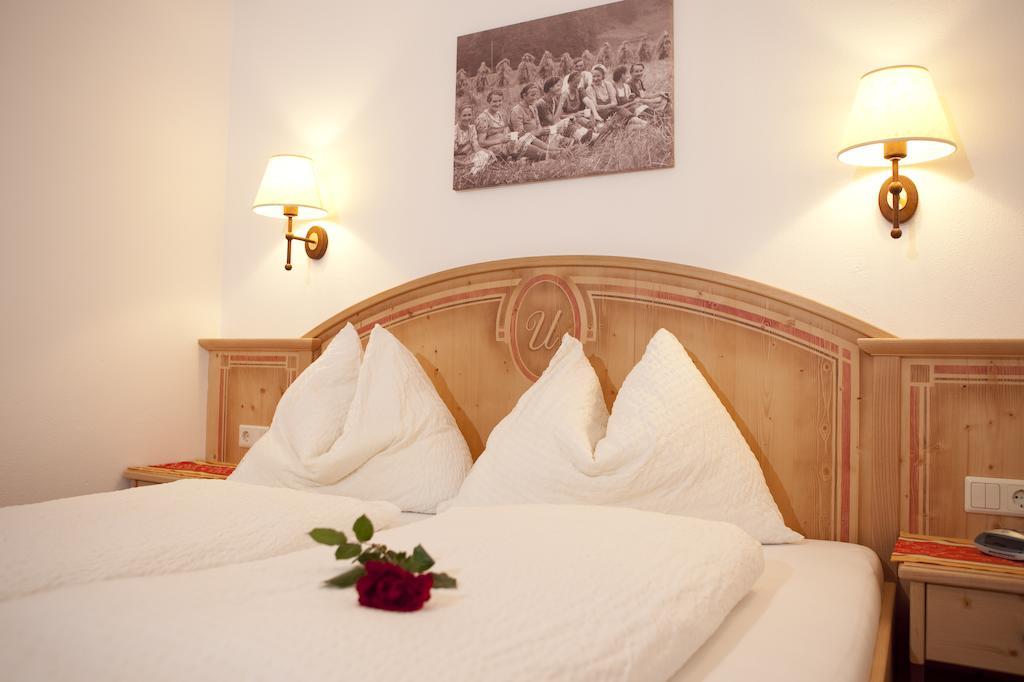 Appartement-Gaestehaus Ursula Flachau Pokoj fotografie